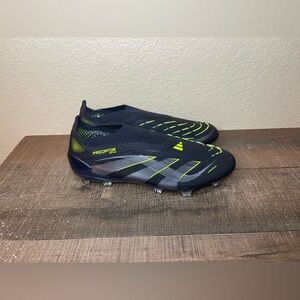 Adidas Predator Elite Laceless FG “Electric Stealth Pack”
- Size 6.5 Men.